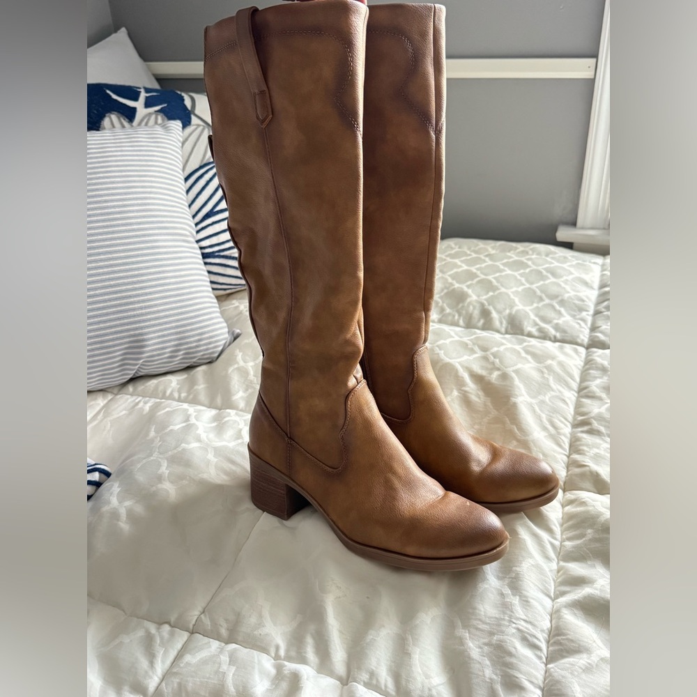 BareTraps Brown Heeled Boots with Streamlined Design